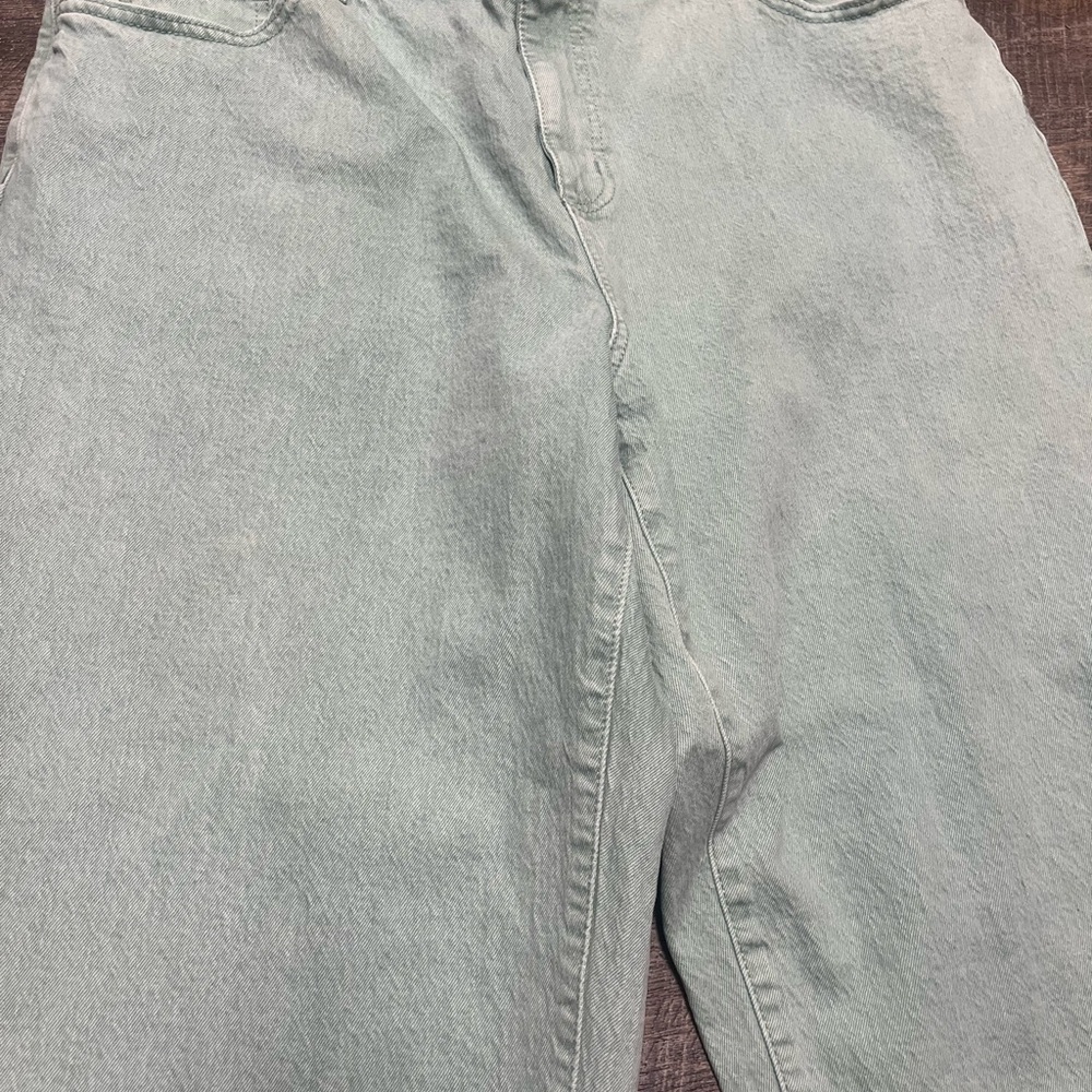 Universal tread vintage straight Light Green Denim Jeans - Picture 2 of 8